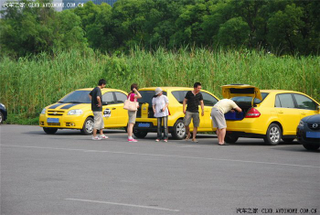 Illustration for article titled Chinese Fan-Boys Tart Up Random Cars To Show Bumblebee Love